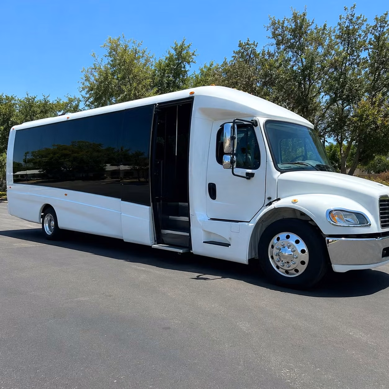 norwalk 15 passenger minibus rental